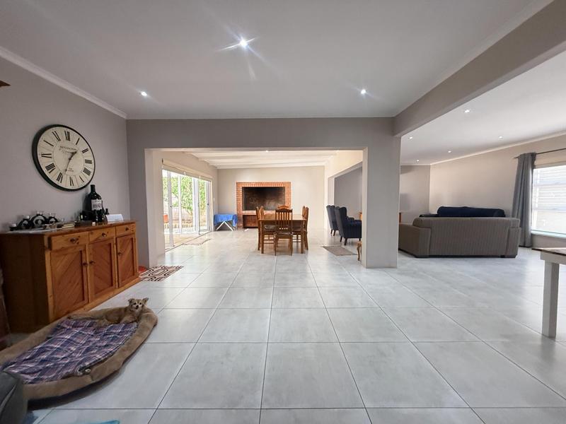 4 Bedroom Property for Sale in Panorama Western Cape